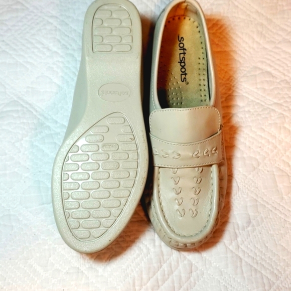SOFTSPOTS MOCCASIN  LEATHER UPPER SIZE 5 1/2 - Picture 9 of 16